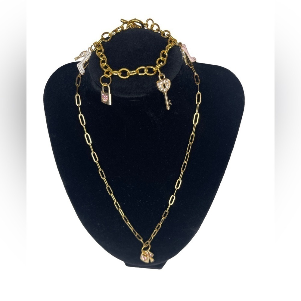 NWOT STAINLESS STEEL GOLD TONE PAPER CLIP W/TOGLE CLASP NECKLACE CHARM BRACELET